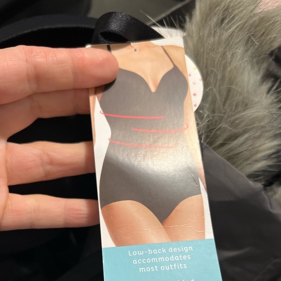 (1). Assets by Spanx flawless finish shaping low back low-back panty bodysuit - Picture 14 of 16